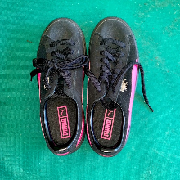 Puma Shoes - Black & Pink Puma Shoes